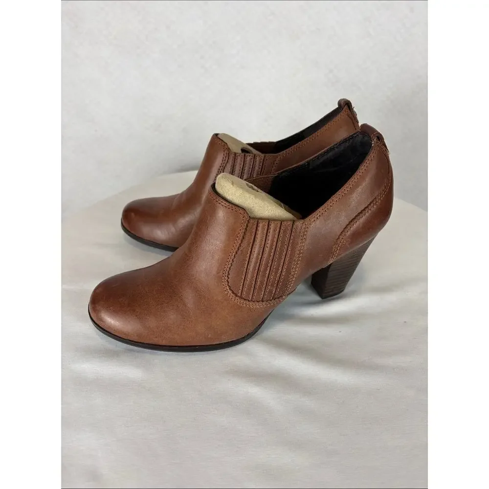 Clarks Artisan Brown Leather Ankle Booties Heeled Slip On Shoes Women’s 10M